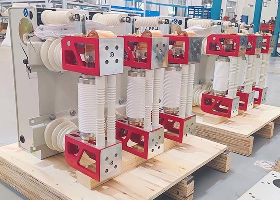50KA Pemutus Sirkuit Vakum Tegangan Tinggi Tiga Fasa AC 50HZ 12KV Hingga 4000A