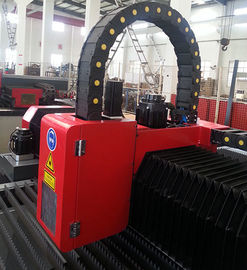 Mesin Pemotongan Laser Serat Logam CNC 1500X3000mm FL-3015-500W Warna Disesuaikan