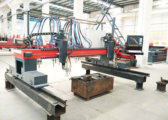 Gantry Type Automatic CNC Plasma dan Flame Cutting Machine dengan Multi Strip Torches